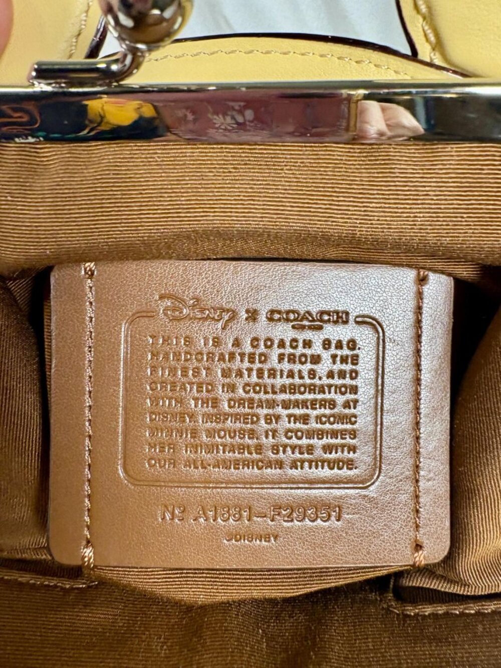 Coach Disney Minnie Mouse Limited Edition Kisslock Bag in Vanilla, Florals/Charm - Picture 12 of 16
